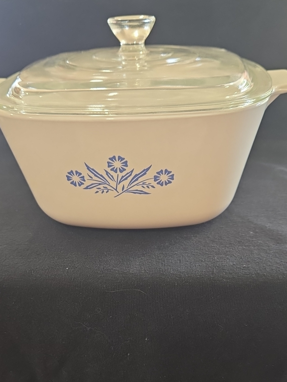 Corningware Cream Casserole with Blue Floral Design and Glass Lid, 1.5 Quart.